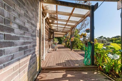 Photo of property in 27 Donnelly Street, Oakura, 4314