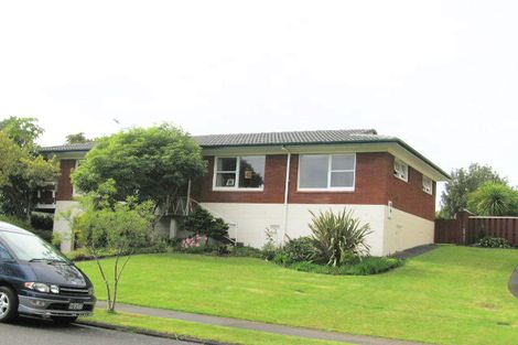 Photo of property in 5 Baringa Place, Botany Downs, Auckland, 2010