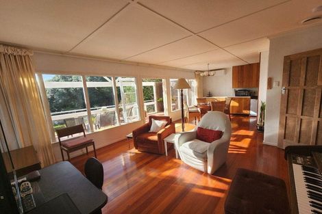 Photo of property in 23 Ocean View Road, Hatfields Beach, Orewa, 0931