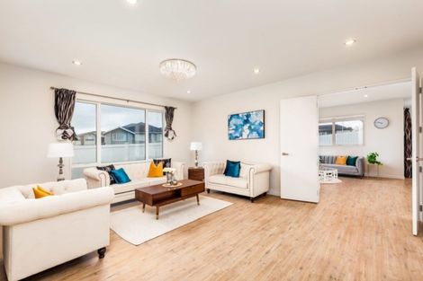 Photo of property in 64 Huntington Park Drive, Greenhithe, Auckland, 0632