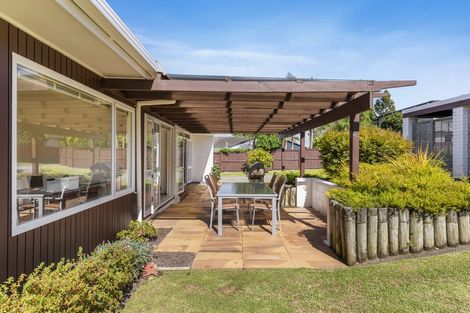 Photo of property in 30 Ganymede Place, Half Moon Bay, Auckland, 2012