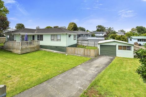 Photo of property in 1 Hobart Crescent, Wattle Downs, Auckland, 2103