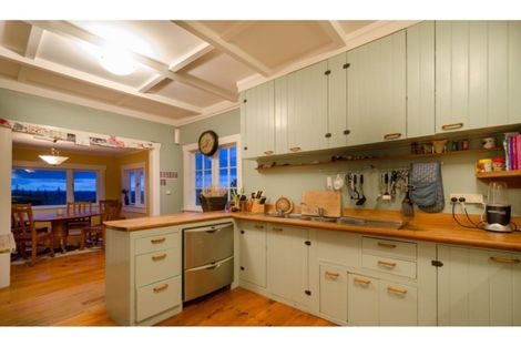 Photo of property in 203 Mangakura Road, Helensville, 0875