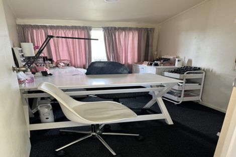 Photo of property in 2/2 Hatherlow Street, Glenfield, Auckland, 0629