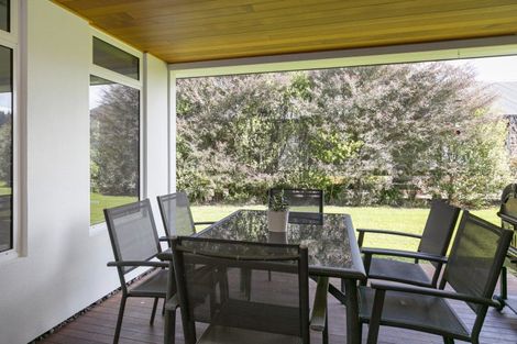 Photo of property in 19 Montgomery Crescent, Kinloch, Taupo, 3377