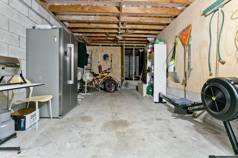 Photo of property in 2/2 Lambrown Drive, Totara Vale, Auckland, 0629