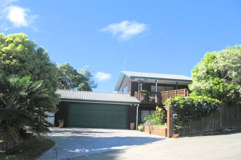 Photo of property in 25 Lochend Place, Highland Park, Auckland, 2010