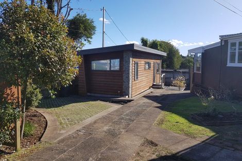 Photo of property in 38 Sunnynook Road, Sunnynook, Auckland, 0620