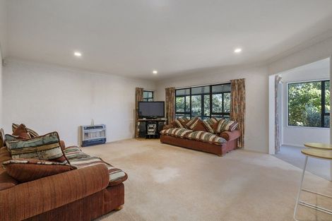 Photo of property in 34 Greenwood Place, Fitzherbert, Palmerston North, 4410