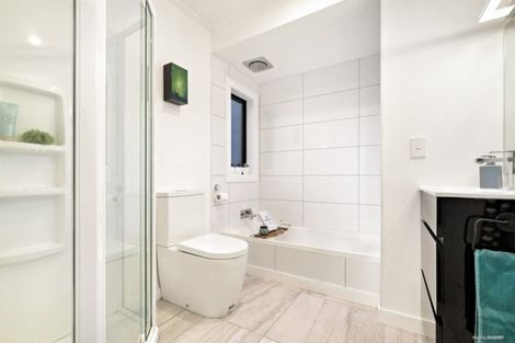 Photo of property in 5 Inverell Way, Seatoun, Wellington, 6022