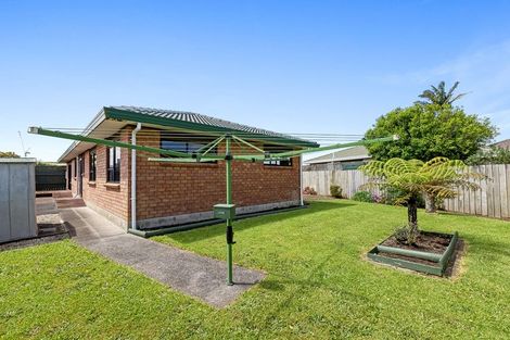 Photo of property in 19 Sturges Road, Henderson, Auckland, 0612