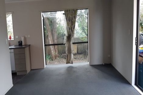 Photo of property in 28 Miriam Corban Heights, Henderson, Auckland, 0612