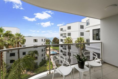 Photo of property in 4a/171 Hurstmere Road, Takapuna, Auckland, 0622