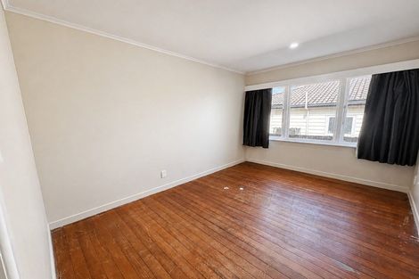 Photo of property in 9 Surrey Street, Manurewa, Auckland, 2102
