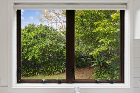 Photo of property in 4 Millen Place, Clarks Beach, 2122