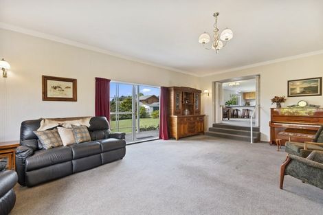 Photo of property in 120 Kawiu Road, Levin, 5510