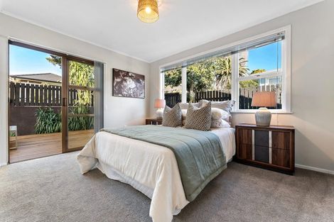 Photo of property in 4 Kelston Street, New Lynn, Auckland, 0600