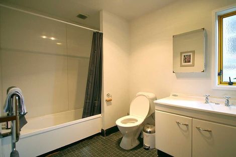 Photo of property in 18 Stafford Street, Mount Victoria, Wellington, 6011