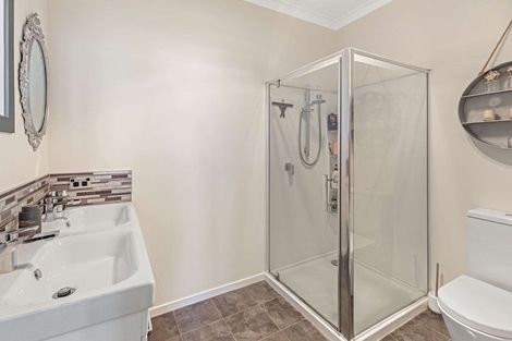 Photo of property in 8 Saint Leonard Street, Saint Johns Hill, Whanganui, 4501