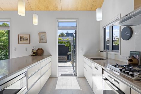 Photo of property in 6a Taylors Avenue, Bryndwr, Christchurch, 8052