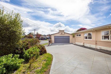 Photo of property in 2 Carrington Avenue, Hillcrest, Hamilton, 3216