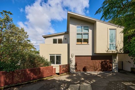 Photo of property in 21 Arahiwi Grove, Tirohanga, Lower Hutt, 5010