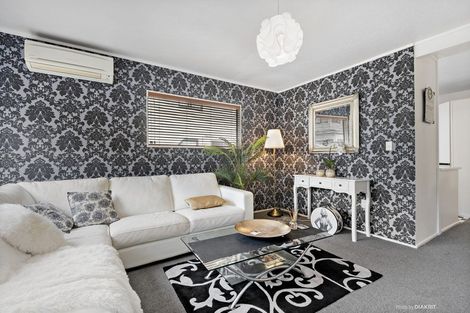 Photo of property in 11 Commons Way, Crofton Downs, Wellington, 6035