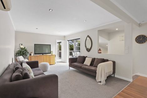 Photo of property in 8 Konini Road, Titirangi, Auckland, 0604