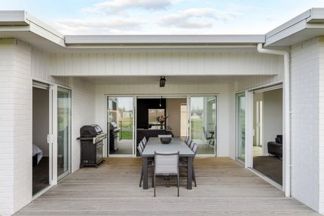 Photo of property in 4 Jeffs Way, Papamoa Beach, Papamoa, 3118