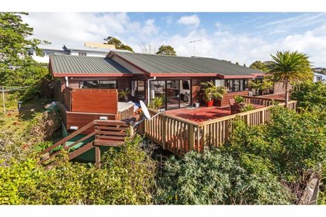 Photo of property in 9 Dobell Road, Stanmore Bay, Whangaparaoa, 0932