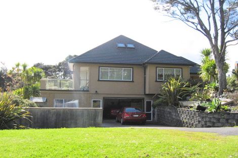 Photo of property in 27 Tui Crescent, Waiatarua, Auckland, 0604