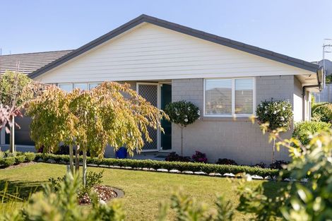 Photo of property in Waterview Estate, 60/4 Greystone Place, Omokoroa, 3114