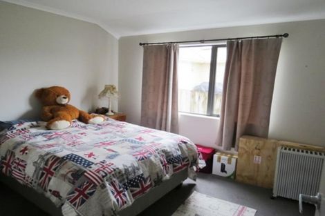 Photo of property in 3 Dunbar Place, Highlands Park, New Plymouth, 4312