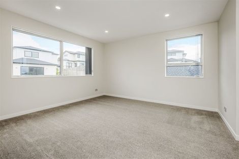 Photo of property in 14 Frazen Avenue, Papakura, 2110
