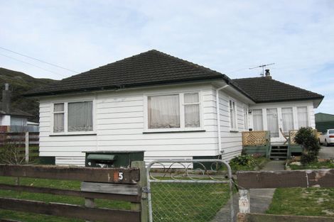 Photo of property in 45 Russell Road, Wainuiomata, Lower Hutt, 5014