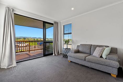 Photo of property in 24 Ahunga Road, Karaka, Papakura, 2113