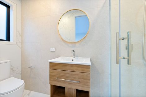 Photo of property in 27a Dawnhaven Drive, Te Atatu Peninsula, Auckland, 0610