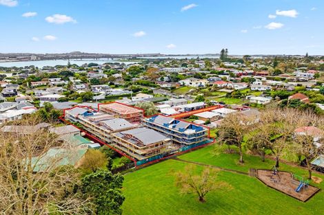 Photo of property in 23 Sullivan Avenue, Mangere Bridge, Auckland, 2022