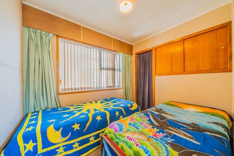 Photo of property in 121 Eighth Avenue, Urenui, 4377