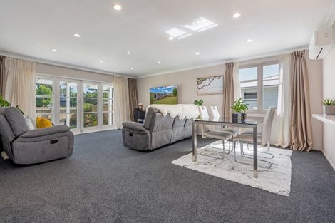 Photo of property in 134 Ruamahanga Crescent, Terrace End, Palmerston North, 4410