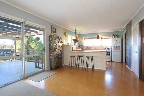 Photo of property in 3 Lorenzen Bay Road, Raglan, 3225