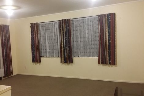 Photo of property in 15 Sabot Place, Massey, Auckland, 0614