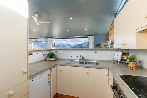 Photo of property in 23 Balmoral Drive, Kelvin Heights, Queenstown, 9300