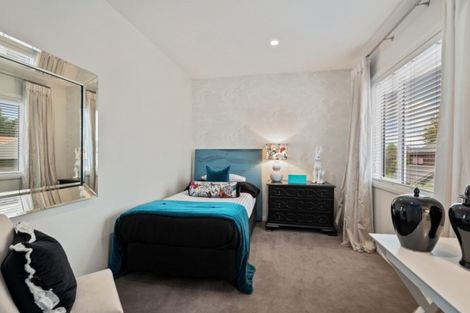 Photo of property in 2/24 Thornycroft Street, Fendalton, Christchurch, 8052