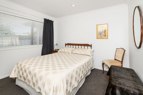 Photo of property in 44 Chestnut Close, Kelvin Grove, Palmerston North, 4414