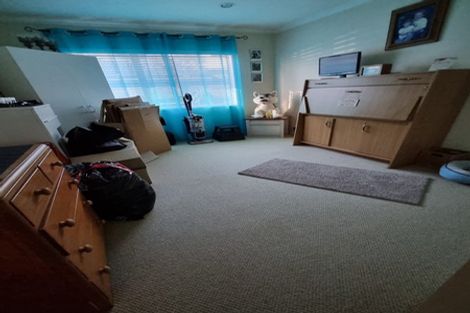 Photo of property in 19 Fergy Crescent, Wattle Downs, Auckland, 2103