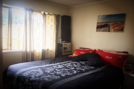 Photo of property in 1/6 Priestley Drive, Bucklands Beach, Auckland, 2014