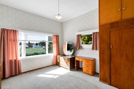 Photo of property in 35 Cracroft Street, Waitara, 4320