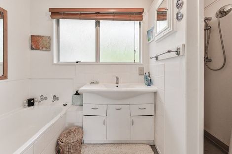 Photo of property in 17 Muritai Crescent, Havelock North, 4130