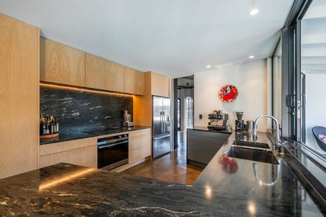 Photo of property in 1 Tiri Road, Takapuna, Auckland, 0620